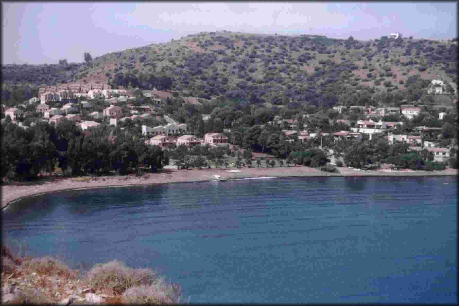 The houses seen from the sea and the wonderful bay